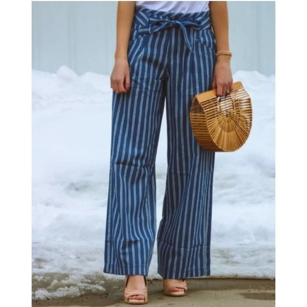 American Eagle Outfitter High Waisted Wide Leg Blue Pants Size 4